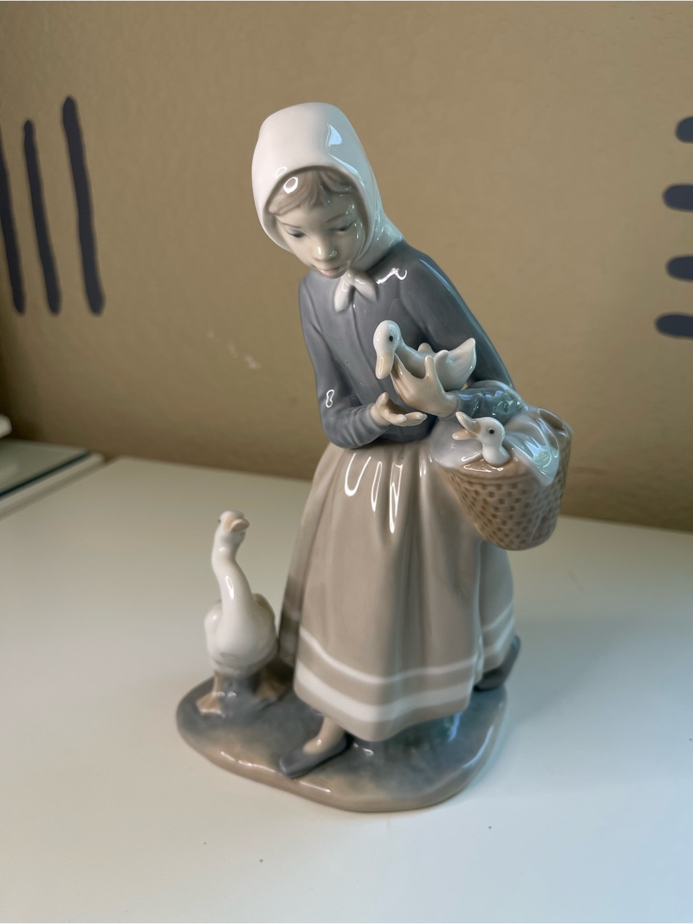 Lladro Porcelain Girl with Ducks in Gray and White